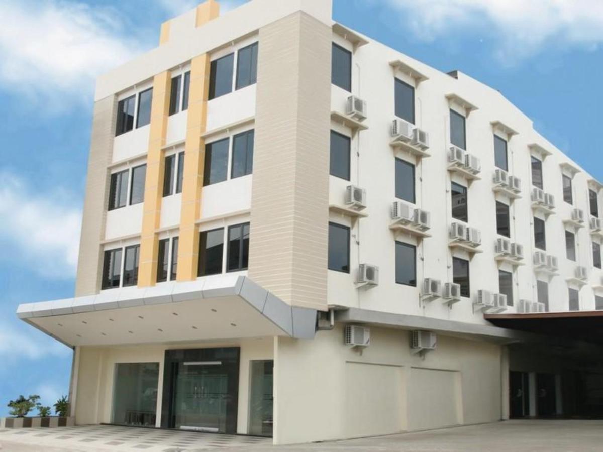 Hotel Aroma Inn Понтианак Екстериор снимка