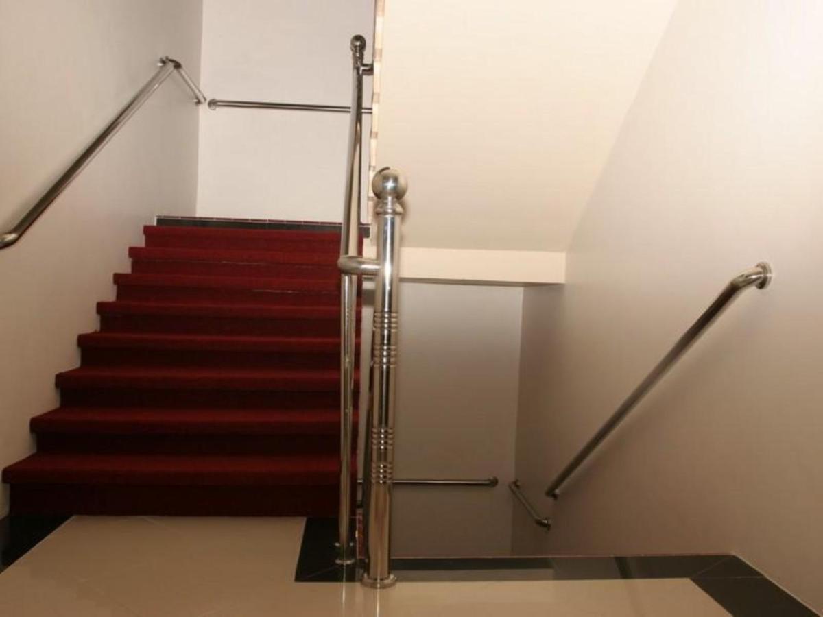 Hotel Aroma Inn Понтианак Екстериор снимка